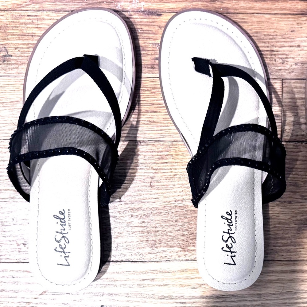 Life Stride Women's Black and White Sandals